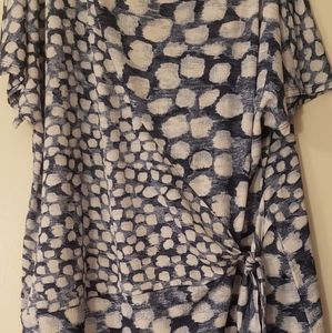 Easywear Chico's top , size 2🌹